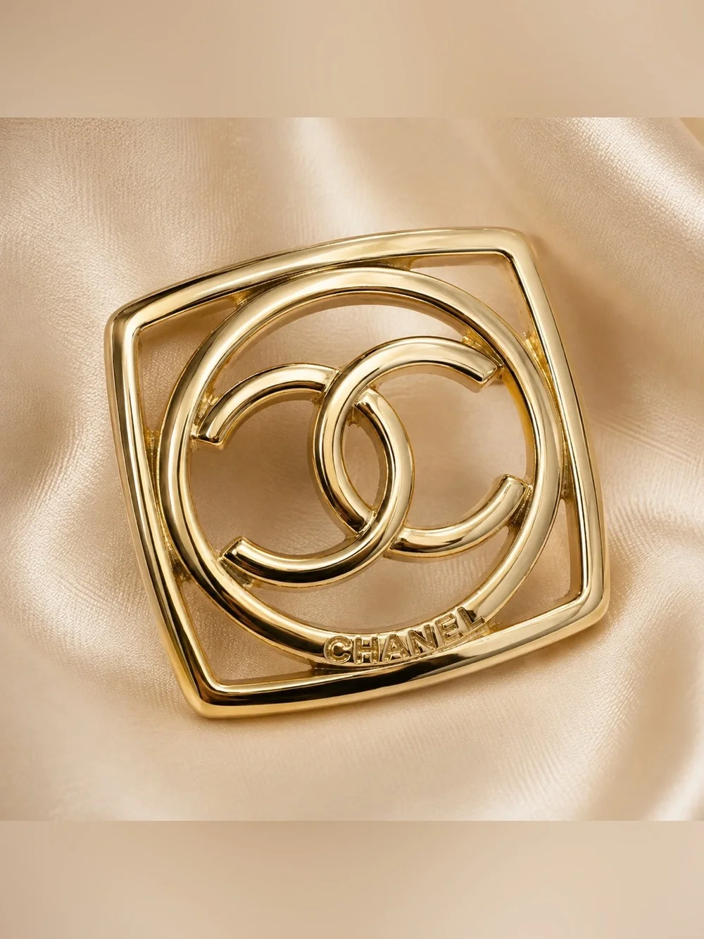 Gold Tone Square Frame Interlocking Circle Statement Stud Earrings